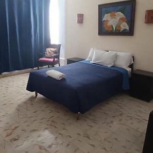 Camera con letto king size